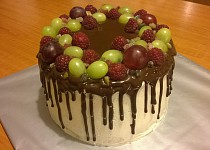 Bezlepkový  dort s ovocem a polevou
