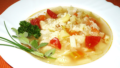 Polévka Minestrone, italská