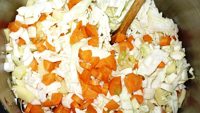 Polévka Minestrone, italská