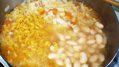 Polévka Minestrone, italská