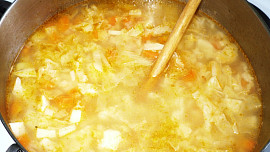 Polévka Minestrone, italská