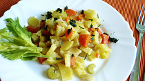 Řecké brambory s řapíkatým celerem
