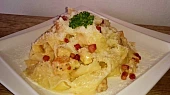 Tagliatelle s kuřecím masem a houbovou omáčkou