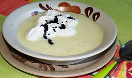 Bramborovo-kukuřičná polévka s kaviárem