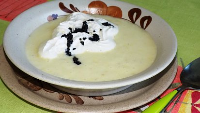 Bramborovo-kukuřičná polévka s kaviárem