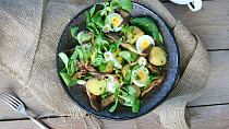 Bramborový salát s vejci a hlívou