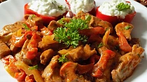 Chilli nudličky z krkovice s tzatziki