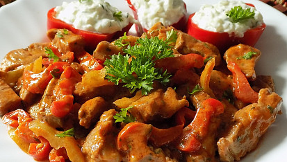 Chilli nudličky z krkovice s tzatziki
