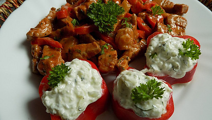 Chilli nudličky z krkovice s tzatziki