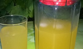 Domácí pomerančová limonáda pro osvěžení