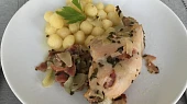 Králík pod slaninou