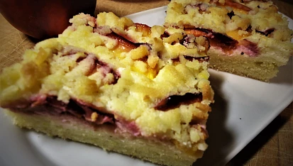Křehký koláč s nektarinkami