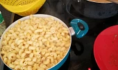 Kuře na paprice se smetanou a těstovinami