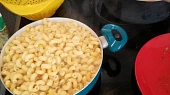 Kuře na paprice se smetanou a těstovinami