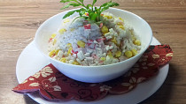 Rýžový salát s krabími tyčinkami