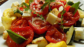 Salát z pečených rajčat a cuket