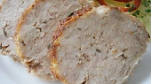 Vepřovo- sýrová sekaná a plněné papriky, z jednoho pekáčku, detail