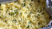 Zapékané brambory s tvarůžky a kuřecími játry