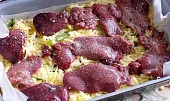 Zapékané brambory s tvarůžky a kuřecími játry