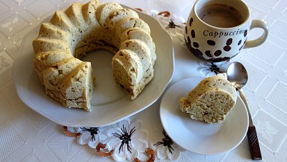 Bábovka bez lepku, mléka a vajec ze směsi Bake-a-cake