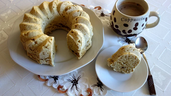 Bábovka bez lepku, mléka a vajec ze směsi Bake-a-cake