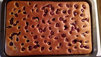 Bublanina s domácími třešněmi