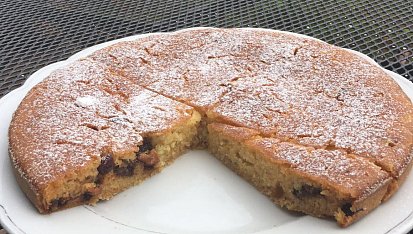 Cuketový hrníčkový koláč s brusinkami a hořkou čokoládou podle Eduarda