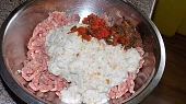 Karbanátky s rajčaty a koprem