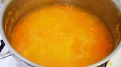 Nudlová polévka s tofu