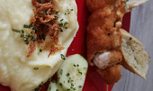 Obalovaný  špiz se sýrem a kuřecím masem s bramborovou kaší (Bramborová kaše s obalovanym spizem)