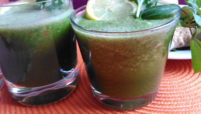 Rukolové  smoothie s jablky, citronovou šťávou a zázvorem