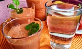 Smoothie s jablky, rajčaty a mrkví