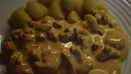 Sýrová omáčka s gnocchi (rychle a jednoduše)