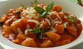 Gnocchi a cuketa v rajčatové omáčce