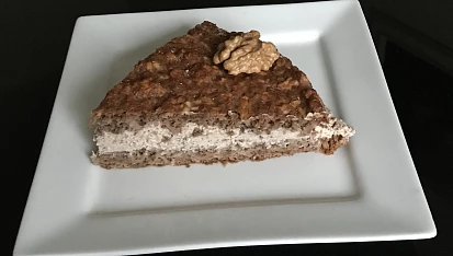 Jablečno-oříškový koláč