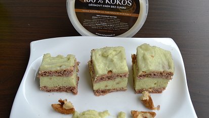 Ořechové řezy s kokosovo-cuketovým pudinkem