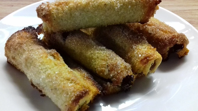Rychlé skořicové roládky s nutelou