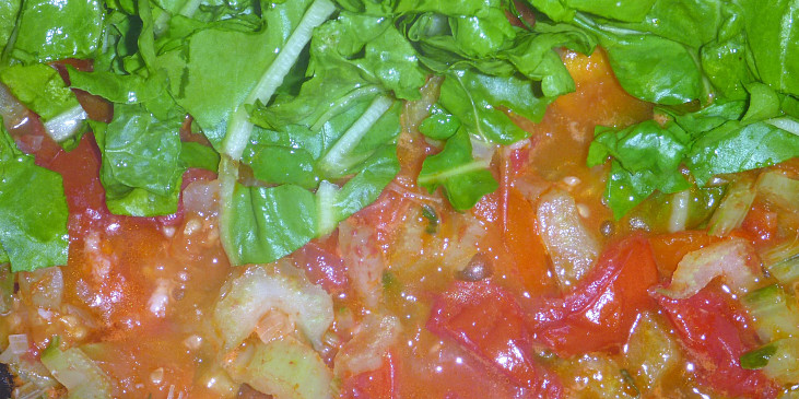 Těstoviny s mangoldem a rajčaty