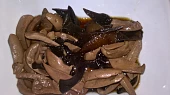 Čínské marinované ledvinky - 腌制 - yānzhì  marinated