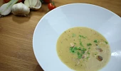 Cizrnová polévka se slaninkou