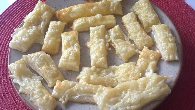 Jednoduché a rychlé sýrové tyčinky