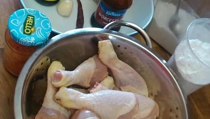 Kuřecí paličky pikantní (párty), ingredience po hromadě