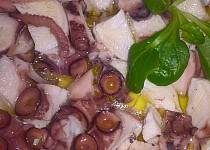 Listový salát s chobotnicí