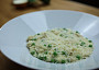 Parmezánové risotto s kuřecím masem a hráškem