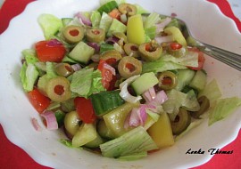 Rychlý salát s olivami