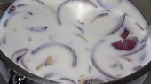 Špagetová dýně s brynzovou omáčkou