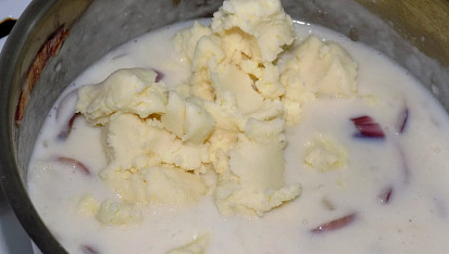 Špagetová dýně s brynzovou omáčkou