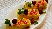Šťavnaté tvarohovo-citronové řezy s brusinkami