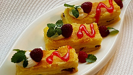 Šťavnaté tvarohovo-citronové řezy s brusinkami