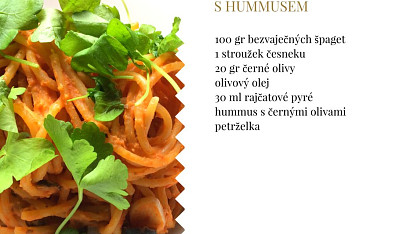 Tomatové špagety s hummusem